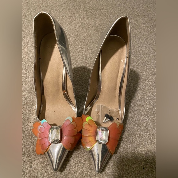 Never worn. - Picture 3 of 3